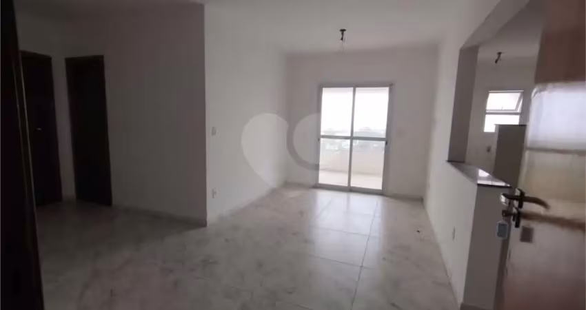 Apartamento com 2 quartos à venda ou para locação em Mirim - SP