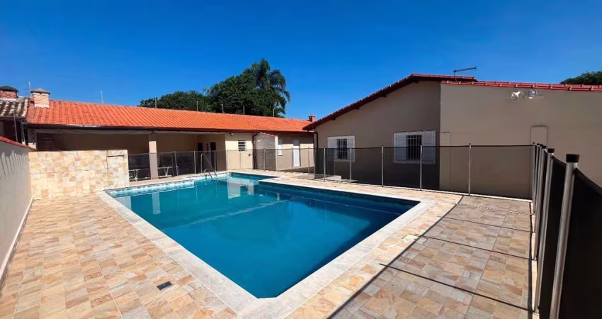 Casa Térrea em Dois Lotes com Piscina – 900m do Mar