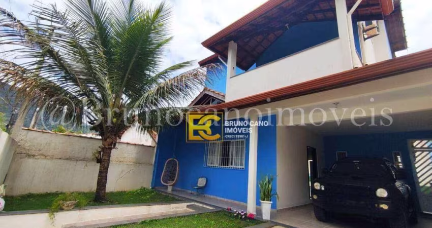 Sobrado com 4 dormitórios à venda, 239 m² por R$ 550.000,00 - Centro - Peruíbe/SP