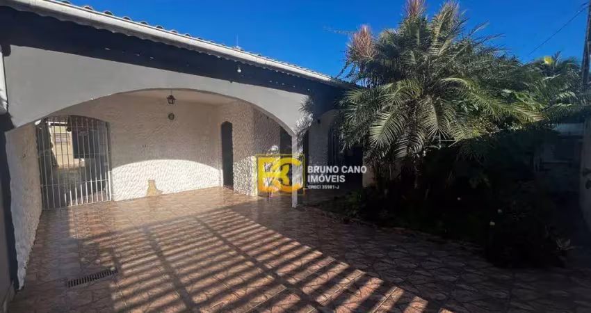 Casa com 3 quartos à venda na Rua Jose Veneza Monteiro, 41, Centro, Peruíbe