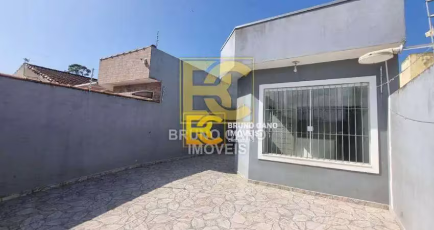 Casa térrea com suíte e garagem coberta – a 1.500m da praia em peruíbe