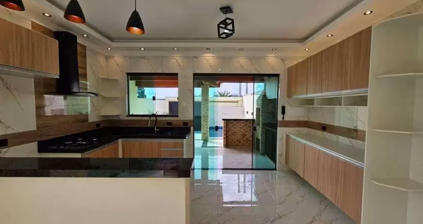 Casa nova e moderna com piscina a venda - Park Daville - Peruíbe/SP