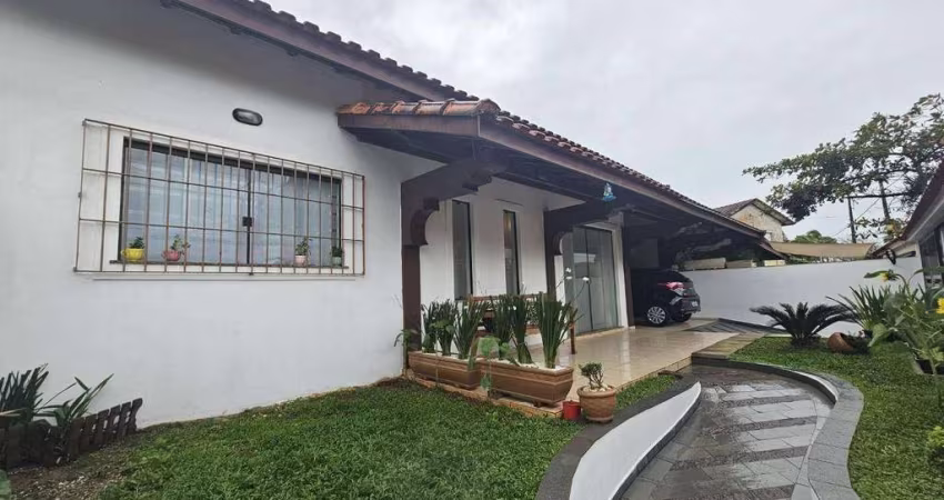 Casa a venda em Peruibe a 80m do mar - Stella Maris - Peruíbe/SP