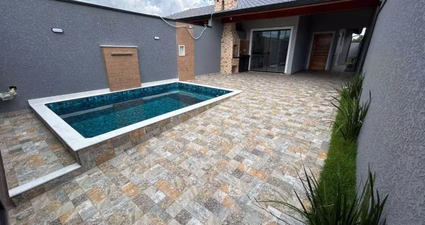 Casa a venda nova e moderna com piscina - peruíbe/sp