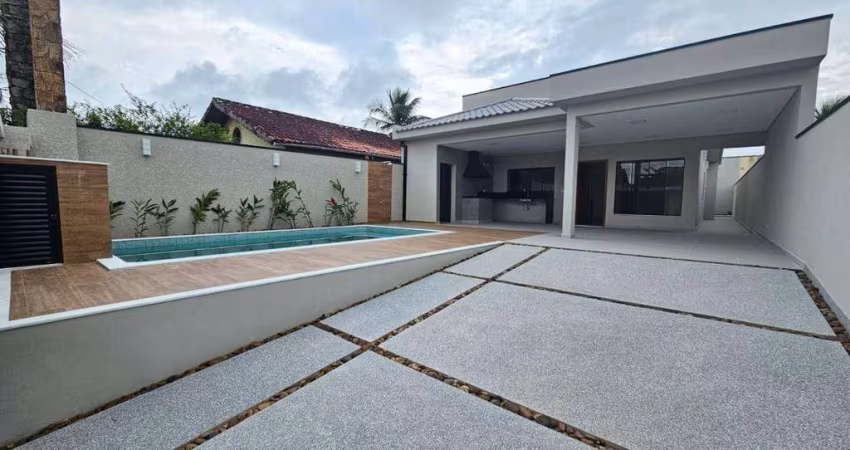 Casa com Piscina à venda- Cidade Nova Peruibe - Peruíbe/SP