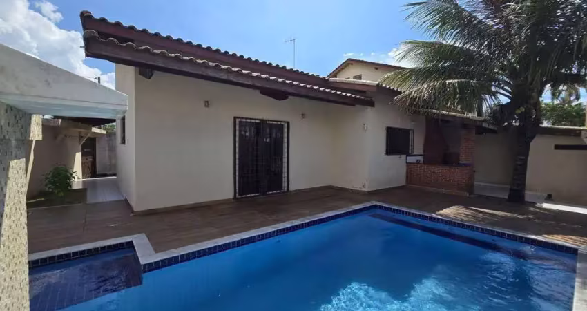Casa térrea com piscina á 150m do mar - jardim mar e sol - peruíbe/sp