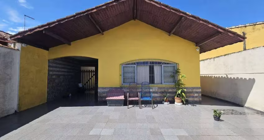 Casa à 900 metros da praia á venda - três marias - peruíbe/sp