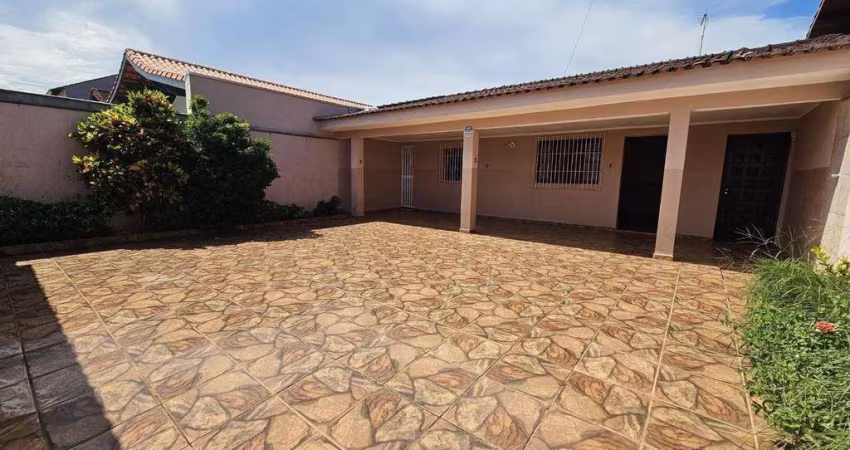 Casa com 2 Quartos a 400m do Mar em Peruíbe