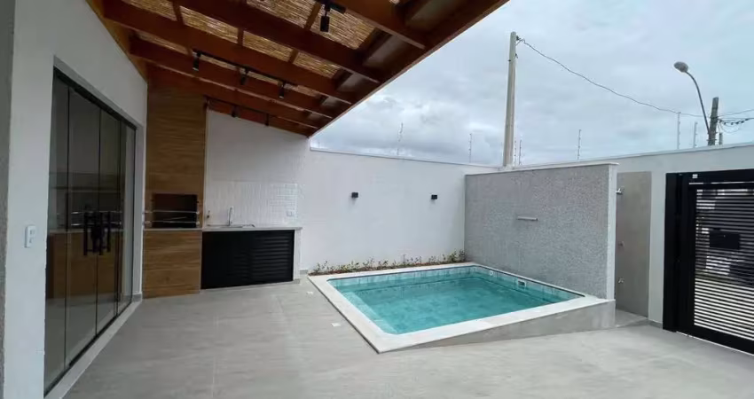 Casa Térrea Nova e Moderna  com piscina - venda á 1500 m do mar  - Flora Rica II - Peruíbe/SP