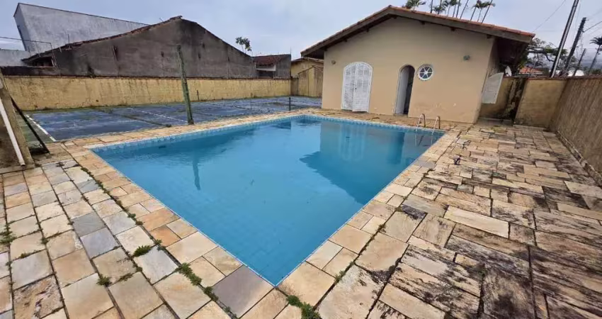 Oportunidade de casa em 4 lotes com piscina em  parque turístico - peruíbe - sp