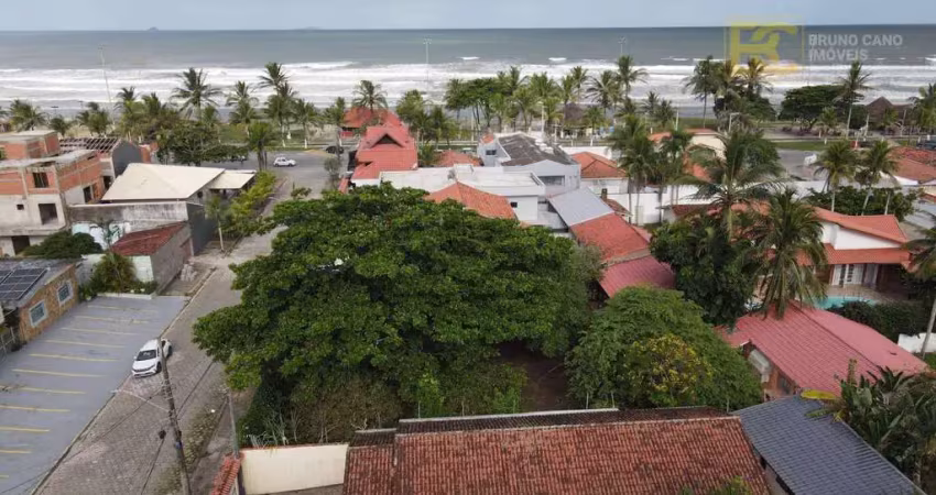 Terreno em bairro residencial a 50m do mar com 720m2-  stella maris - peruíbe/sp