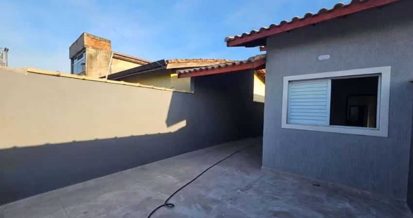 Casa nova geminada com piscina no josedy em peruíbe/sp