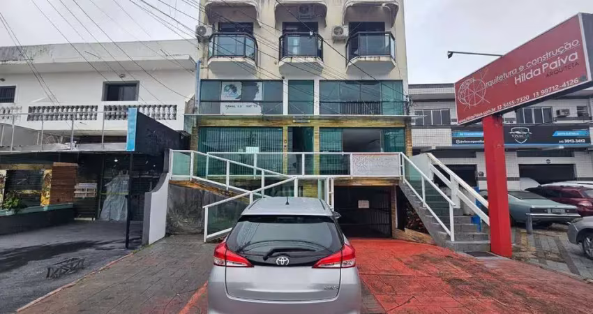 Apartamento com sacadas e vista parcial para o mar a 400m da praia – são joão batista em peruíbe/sp