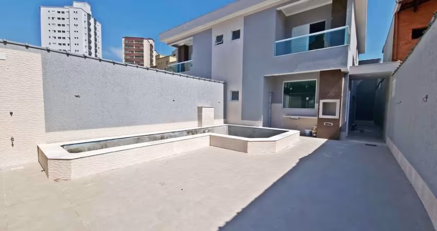 INCRÍVEL SOBRADO COM PISCINA