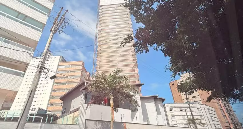 BELÍSSIMO APARTAMENTO, À 60m DO MAR E LAZER COMPLETO