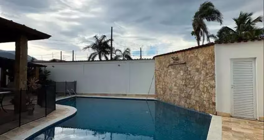 Belíssima casa, ampla, fino acabamento e lazer completo