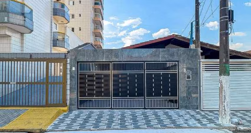 BELÍSSIMA CASA, AMPLA E À 500M DO MAR
