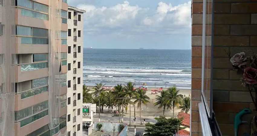 Belíssimo apartamento, à 180m do mar e fino acabamento