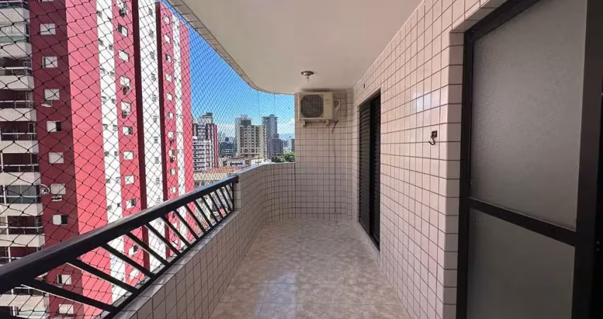 Belíssimo apartamento, à 300m do mar e lazer completo