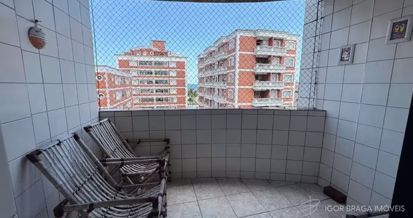 BELÍSSIMO APARTAMENTO, À 210M DO MAR
