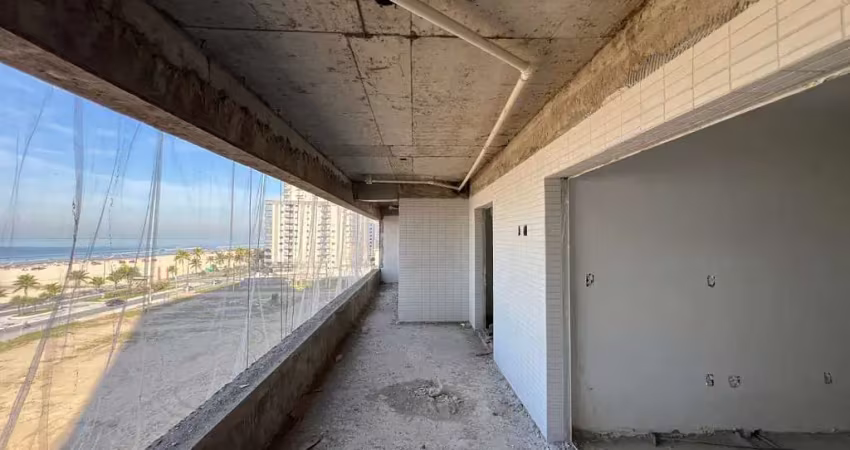 Belíssimo apartamento, à 50m do mar e lazer completo