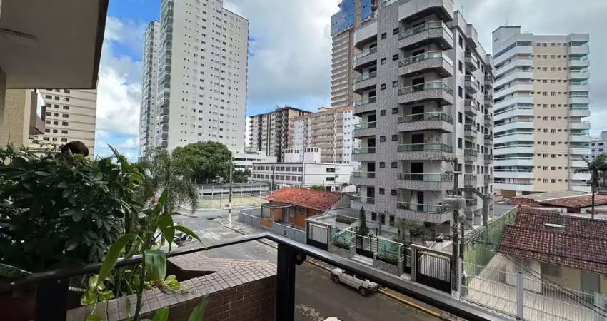 BELÍSSIMO APARTAMENTO, À 150m DO MAR E ÁREA DE LAZER
