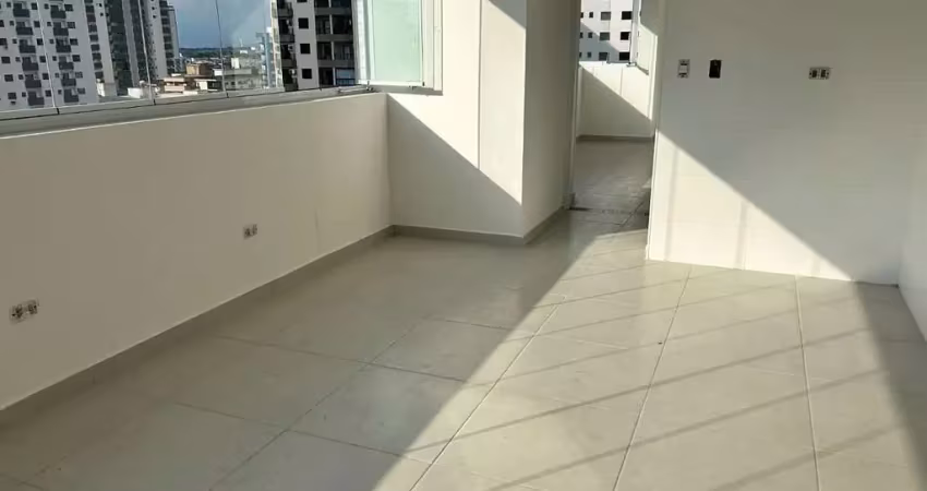 BELÍSSIMO APARTAMENTO, À 350m DO MAR E LAZER COMPLETO