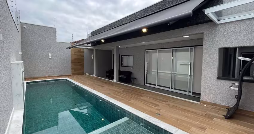 EXCELENTE CASA, AMPLA E FINO ACABAMENTO