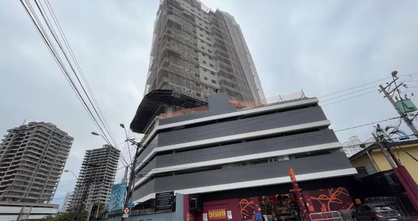 BELÍSSIMO APARTAMENTO, À 700M DO MAR E LAZER COMPLETO