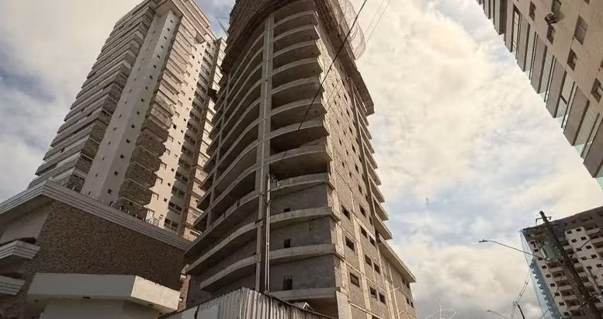Belissímo apartamento, à 10m do mar e lazer completo