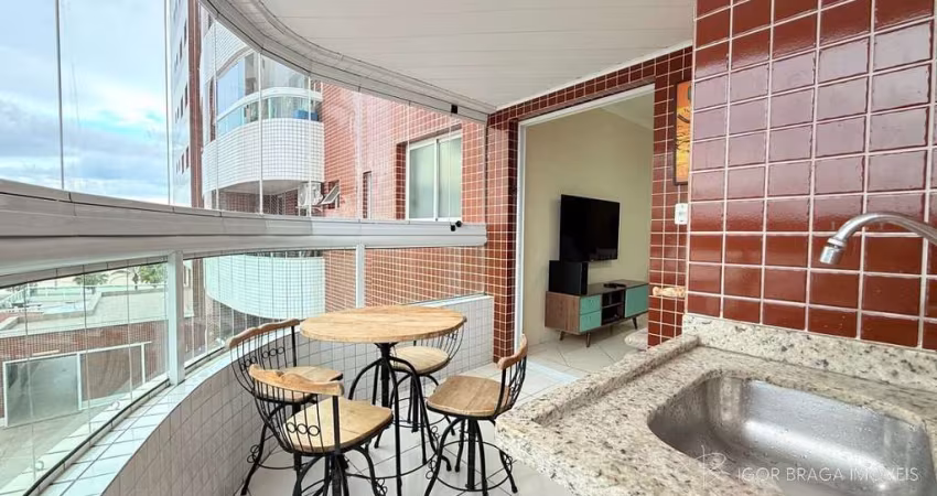 BELÍSSIMO APARTAMENTO, À 10m DO MAR E LAZER