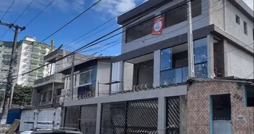 BELÍSSIMA CASA, AMPLA, À 700M DO MAR E FINO ACABAMENTO
