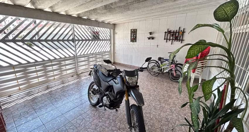 BELÍSSIMA CASA, AMPLA E FINO ACABAMENTO