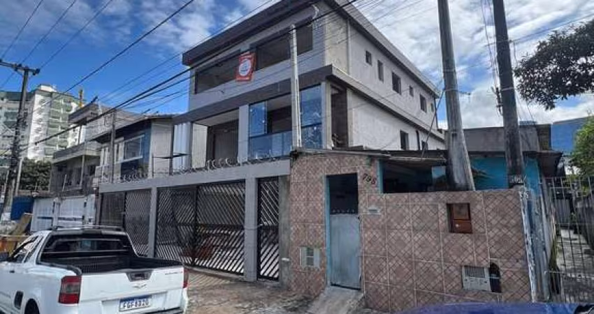 BELÍSSIMA CASA, AMPLA, À 700M DO MAR E FINO ACABAMENTO