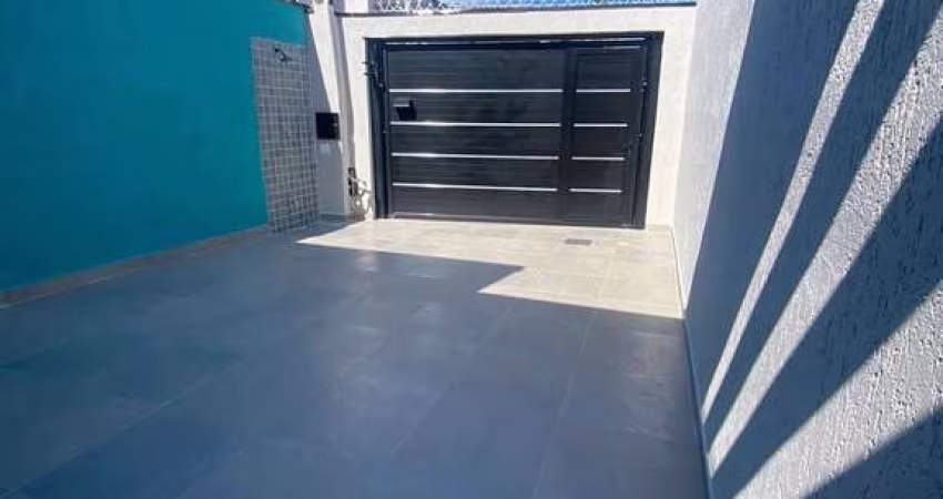 BELÍSSIMA CASA, AMPLA E FINO ACABAMENTO