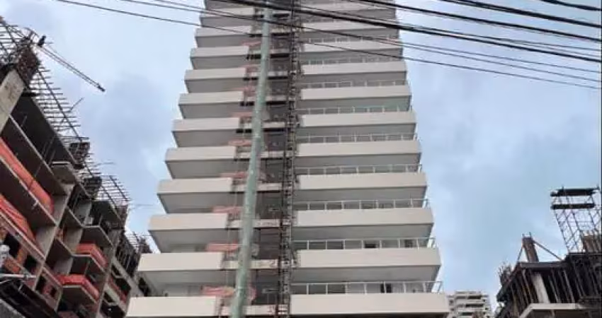 Belíssimo apartamento, à 150m do mar e espaço de lazer