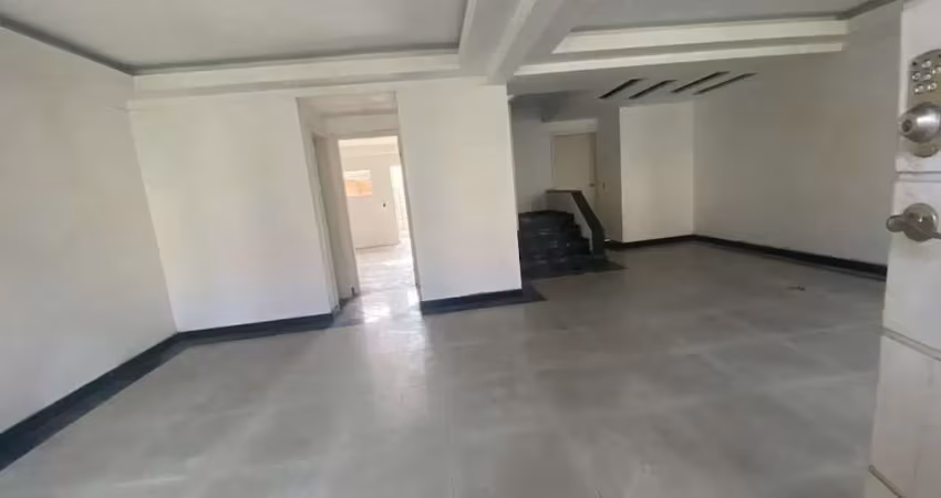 Belíssima casa em comdominio, ampla e lazer completo
