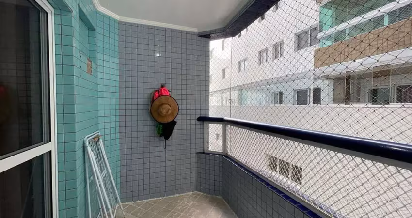 Belíssimo apartamento, fino acabamento á 150 metros do mar