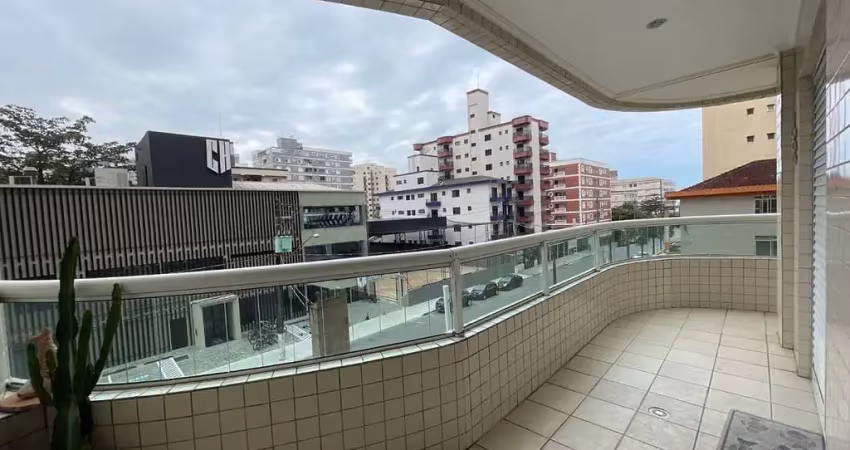 Belíssimo apartamento, fino acabamento à 200 metros do mar