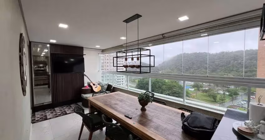 Excelente apartamento, fino acabamento à 300m do mar