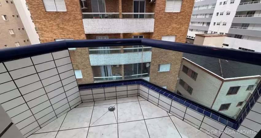 Belíssimo apartamento em localização privilegiada á 450m do mar