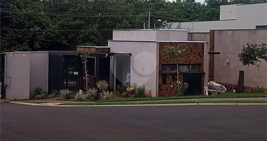Terreno à venda em Quintas De São José - SP
