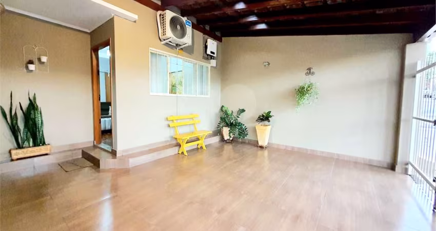 Casa com 3 quartos à venda em Jardim Palma Travassos - SP