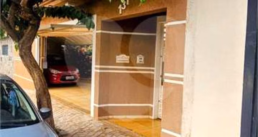 Casa térrea com 3 quartos à venda em Vila Monte Alegre - SP
