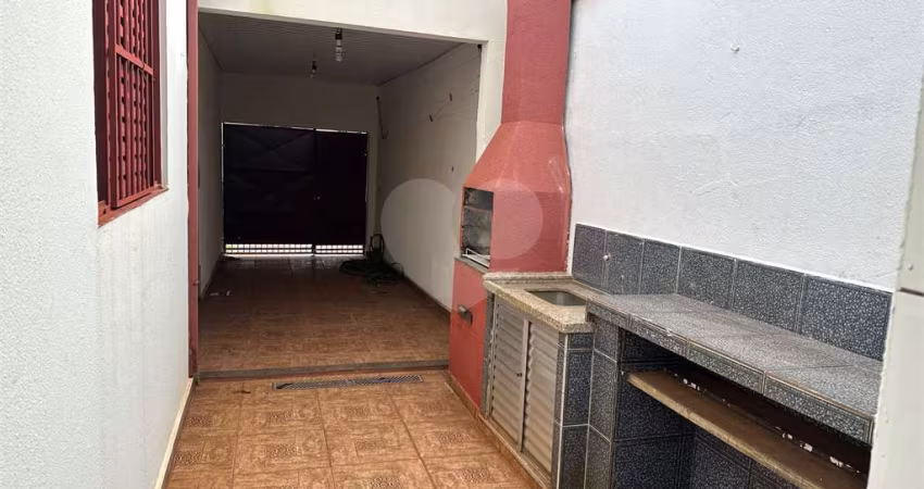 Casa com 4 quartos à venda em Vila Tibério - SP