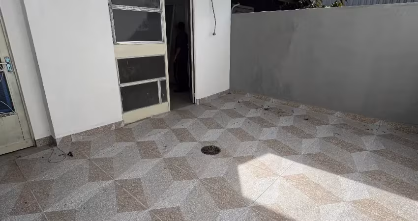 Térreo 2d garagem junto ao foro garagem escriturada pátio!