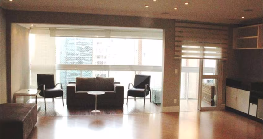 Apartamento com 3 quartos à venda em Vila Olímpia - SP
