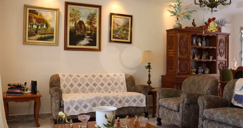 Casa térrea com 3 quartos à venda em Jardim Avelino - SP