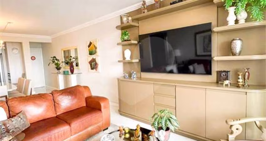 Apartamento com 3 quartos à venda em Cabral - PR