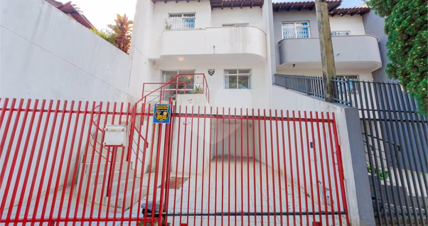 Sobrado com 3 quartos à venda em Campina Do Siqueira - PR